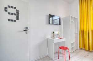 Blackout curtains, soundproofing, iron/ironing board, free WiFi