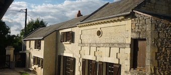 COUNTRY COTTAGE