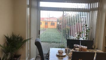 Bữa sáng kiểu Anh hàng ngày (25 GBP/mỗi người)