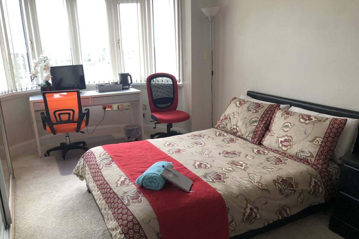 Luxury Room, 1 Katil Kelamin (Double) | Seterika/papan seterika, Wi-fi percuma, dihias secara berasingan 