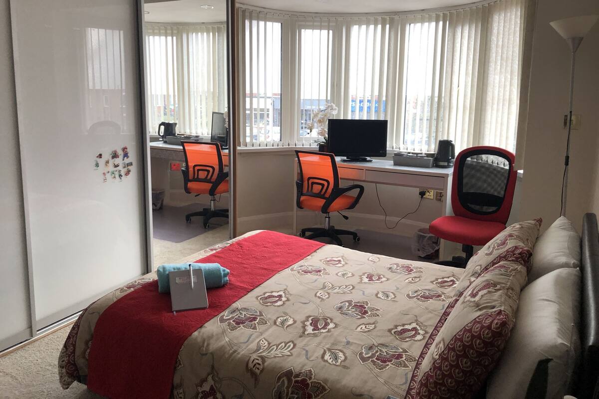 Premium Room, 1 Katil Raja (King) | Seterika/papan seterika, Wi-fi percuma, dihias secara berasingan 