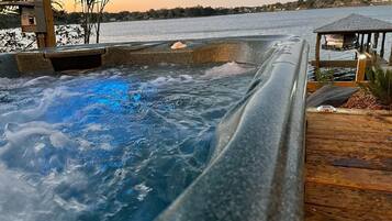 Bain à remous extérieur