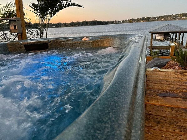 Bain à remous extérieur