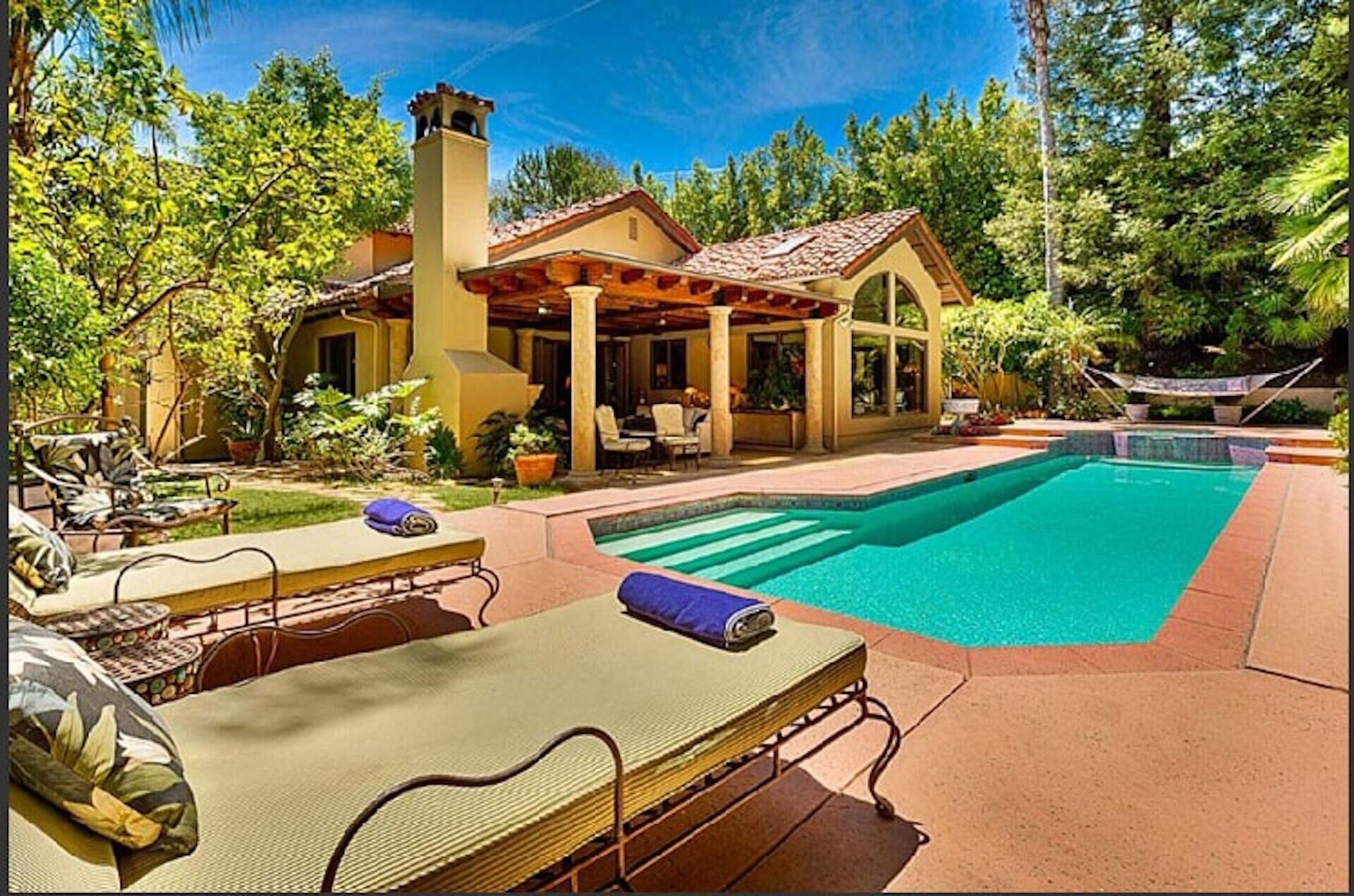 18.5K A MONTH FOR LONG TERM! NO OTHER VILLA THIS CALIBRE CAN BEAT THE PRICE! 