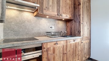 Kühlschrank, Ofen, Herdplatte, Geschirrspüler