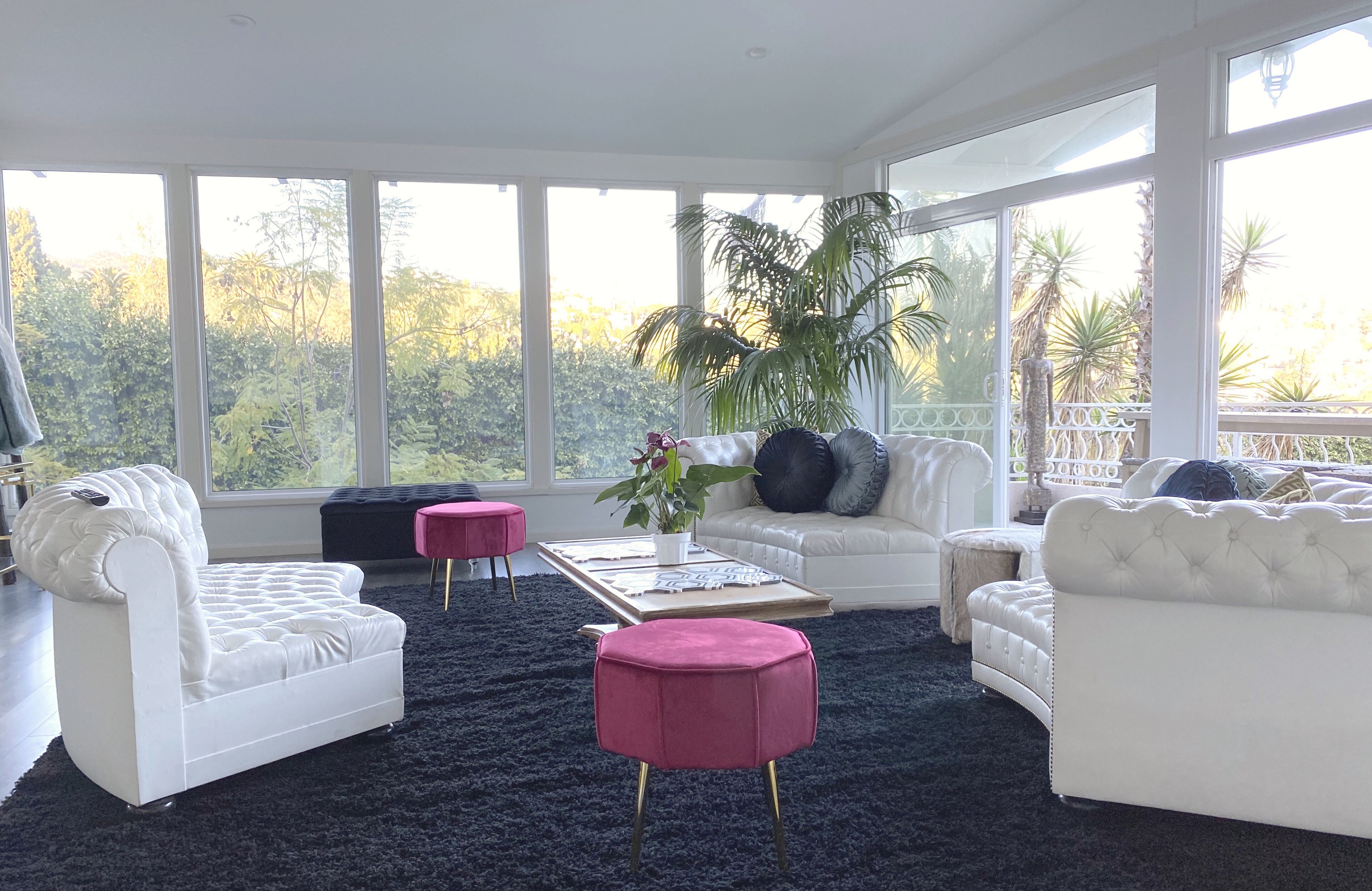 Hollywood Hills VIEWS & LOCATION Huge Living Room