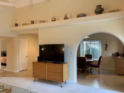 Tranquil 3BR, 2BA Condo at Indian Palms - near Coachella