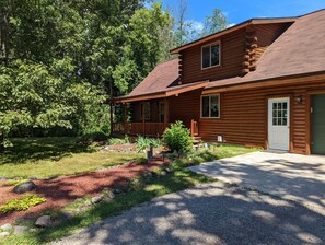 Exterior - Log Cabin home on the Sturgeon River in Indian River (Indian River)