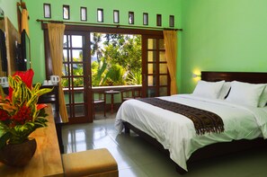 Deluxe Room | In-room safe, desk, bed sheets - IPSA Villa (Munduk)