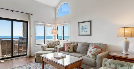 Stunning Phenomenal Oceanfront Penthouse Apartments image