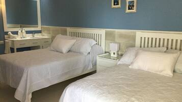 1 chambre, bureau, fer et planche Ă  repasser, Wi-Fi gratuit