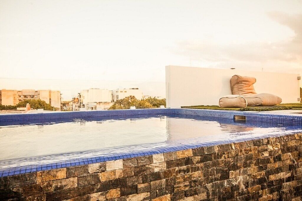 Innenpool, Außenpool