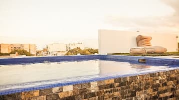 Innenpool, Außenpool