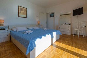 2 soveværelser, internetforbindelse