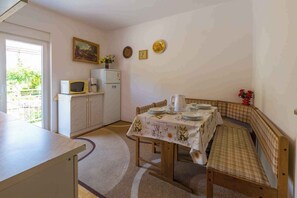 تناول الطعام