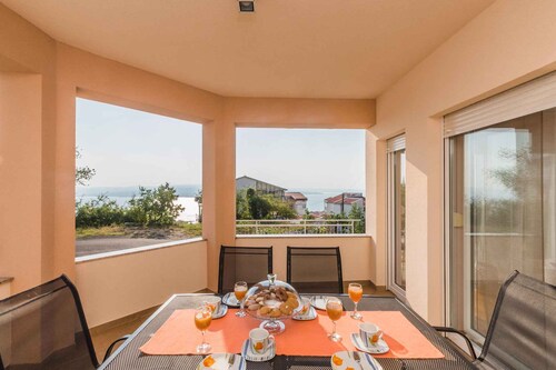 Holiday apartment mit Terrasse