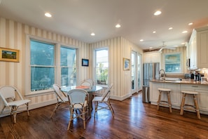 Dining - Luxurious Beachfront Escape with Spectacular Views (Pawleys Island)