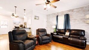 Interior - Close to USC & Ft Jackson; Walk to Paved Riverwalk Trail, Cafes & Pubs (West Columbia)