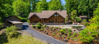 Log Home  on the Saintiam River in Albany,  Oregon 