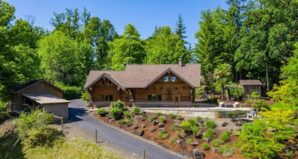 Log Home on the Saintiam River in Albany, Oregon