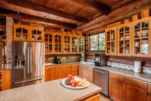 Fridge, microwave, oven, stovetop - Log Home on the Saintiam River in Albany, Oregon (albany)