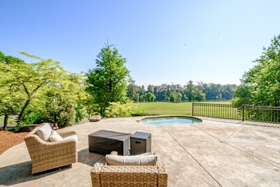 Log Home  on the Saintiam River in Albany,  Oregon 