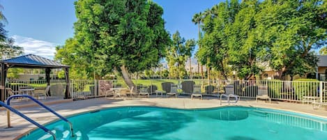 Piscina externa, piscina aquecida