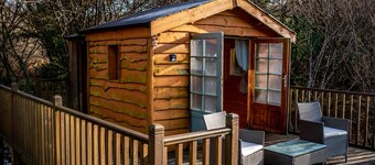 Yeworthy Eco-Treehouse