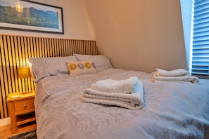 1 habitación, escritorio, tabla de planchar con plancha y wifi gratis
