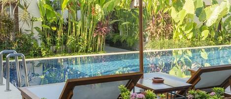 Outdoor pool, a heated pool