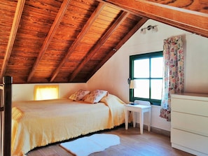 1 chambre, bureau, lit parapluie, Wi-Fi