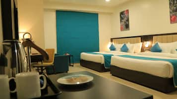 Family Room | 1 bedroom, desk, iron/ironing board, rollaway beds