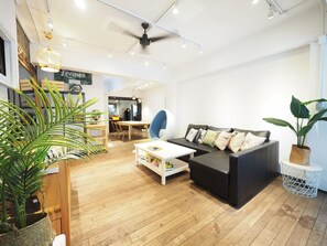 Departamento de diseñador (BR4) | Área de sala de estar | Televisión de pantalla plana 