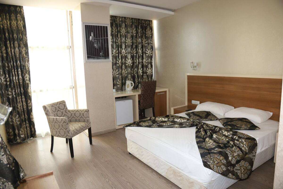 Caja de seguridad en la habitación, wifi gratis y ropa de cama 
