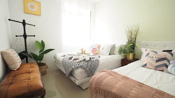Apartemen Comfort | Dilengkapi dengan perabotan berbeda-beda dan tempat tidur bayi
