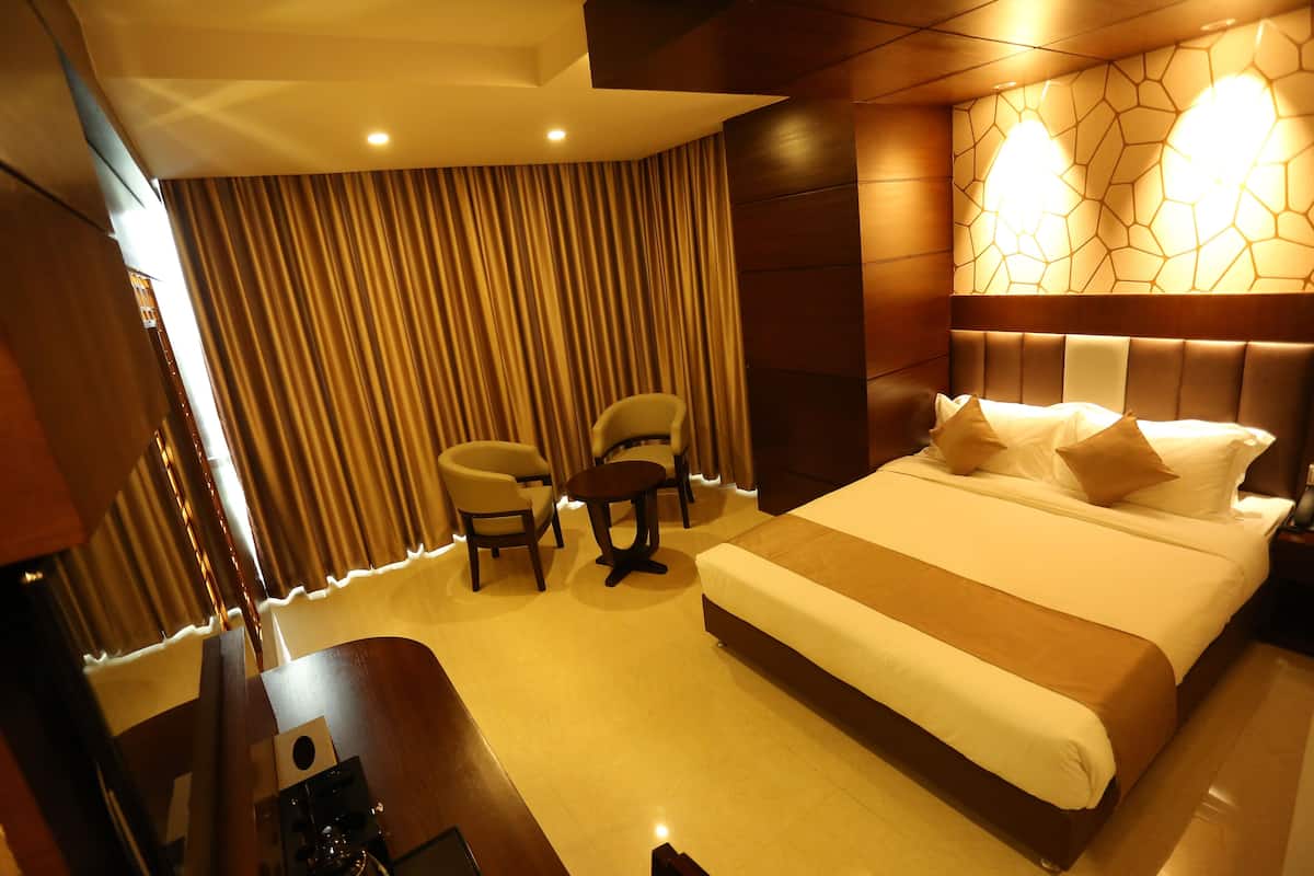 Quarto luxo | 1 quarto, cofres nos quartos, ferros/tábuas de passar roupa