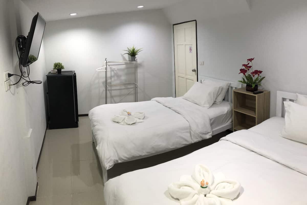 Standard Twin Room | Minibar, free WiFi
