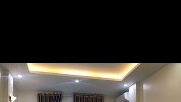 15 bedrooms, free WiFi