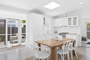 Dining - Thorn Cottage, Barwon Heads (Barwon Heads)