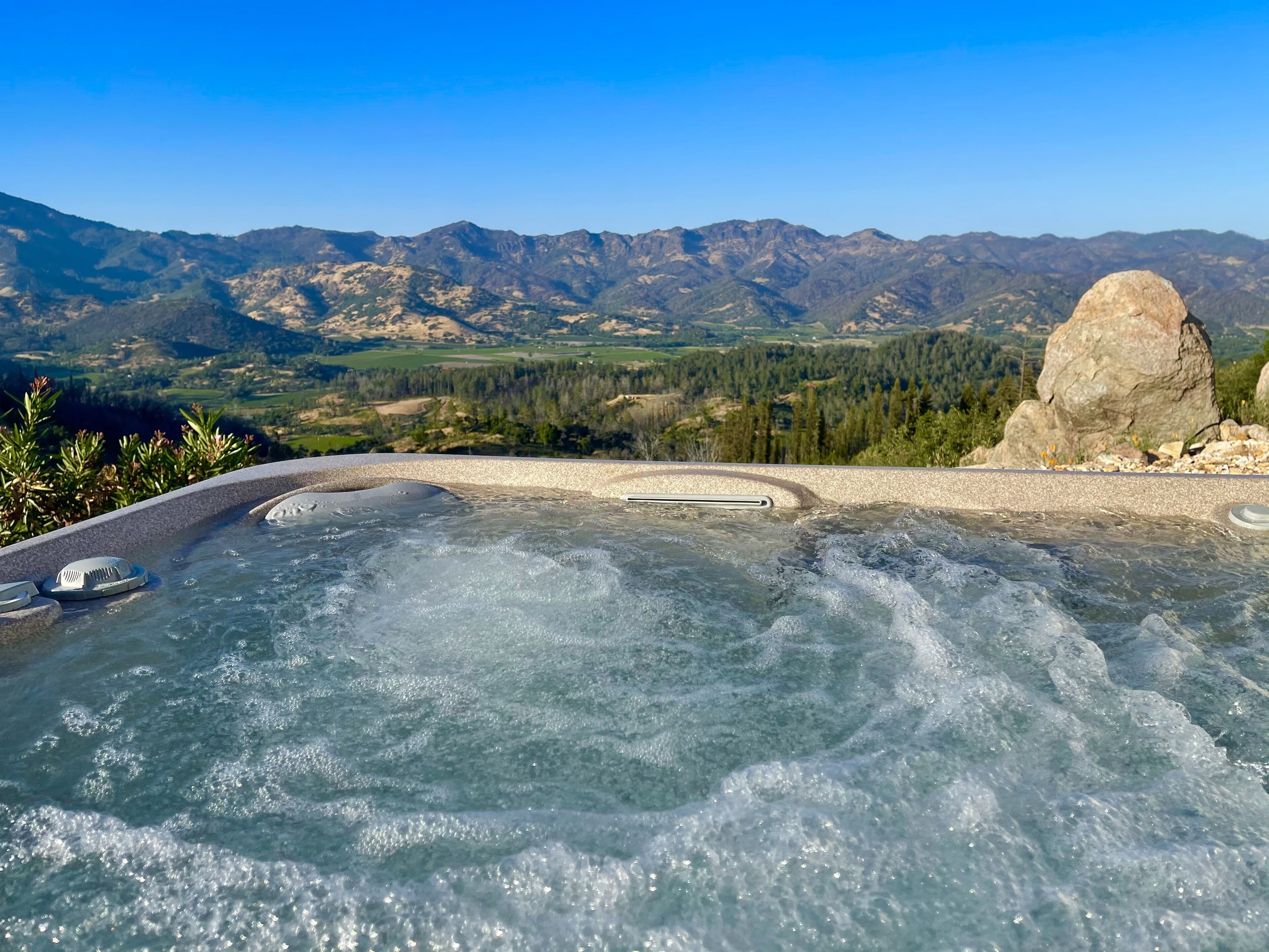 Tina de hidromasaje al aire libre