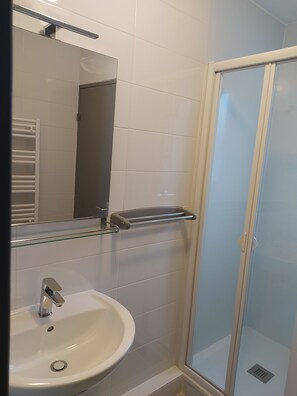 シャワー、ヘアドライヤー