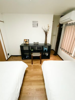 Osaka Nipponbashi Family House | 4 bedrooms, individually furnished, free WiFi - Osaka Nipponbashi Family House (Osaka)