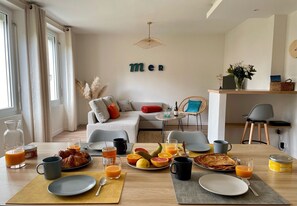 Dining - BLEU COMME MER - T4 apartment a stone's throw from the beach (Concarneau)