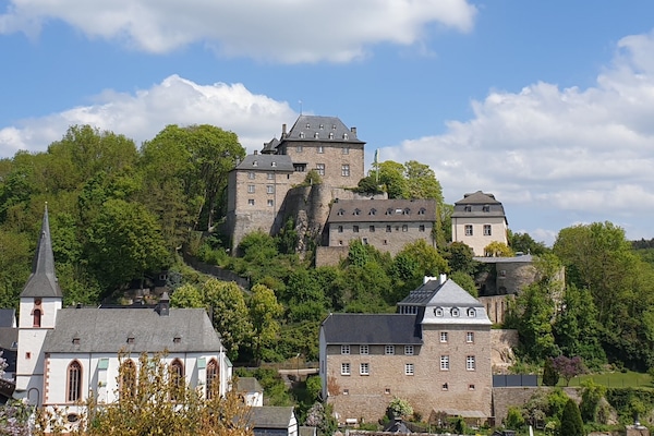 Blankenheim mit Burg (oben)