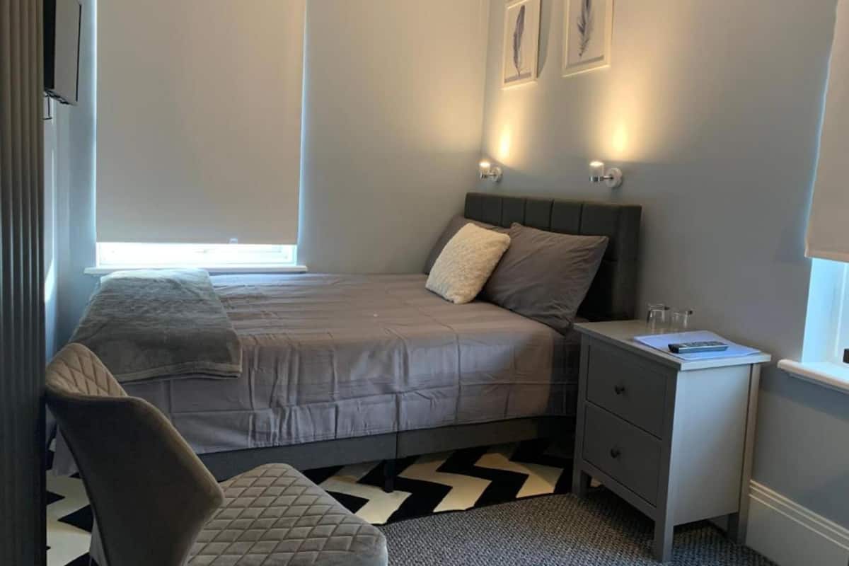 Habitación Deluxe doble, 1 cama doble | Sábanas de algodón egipcio, ropa de cama de alta calidad, escritorio