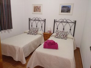 2 bedrooms, iron/ironing board, travel cot, free WiFi