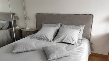 2 chambres, fer et planche Ă repasser, Wi-Fi, draps fournis