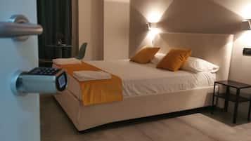 Habitación doble Deluxe | Ropa de cama hipoalergénica, edredón, minibar y cortinas blackout