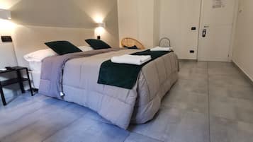 Deluxe Double Room | Hypo-allergenic bedding, down comforters, minibar, blackout drapes