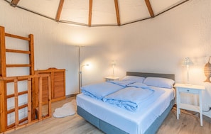 2 bedrooms, free WiFi